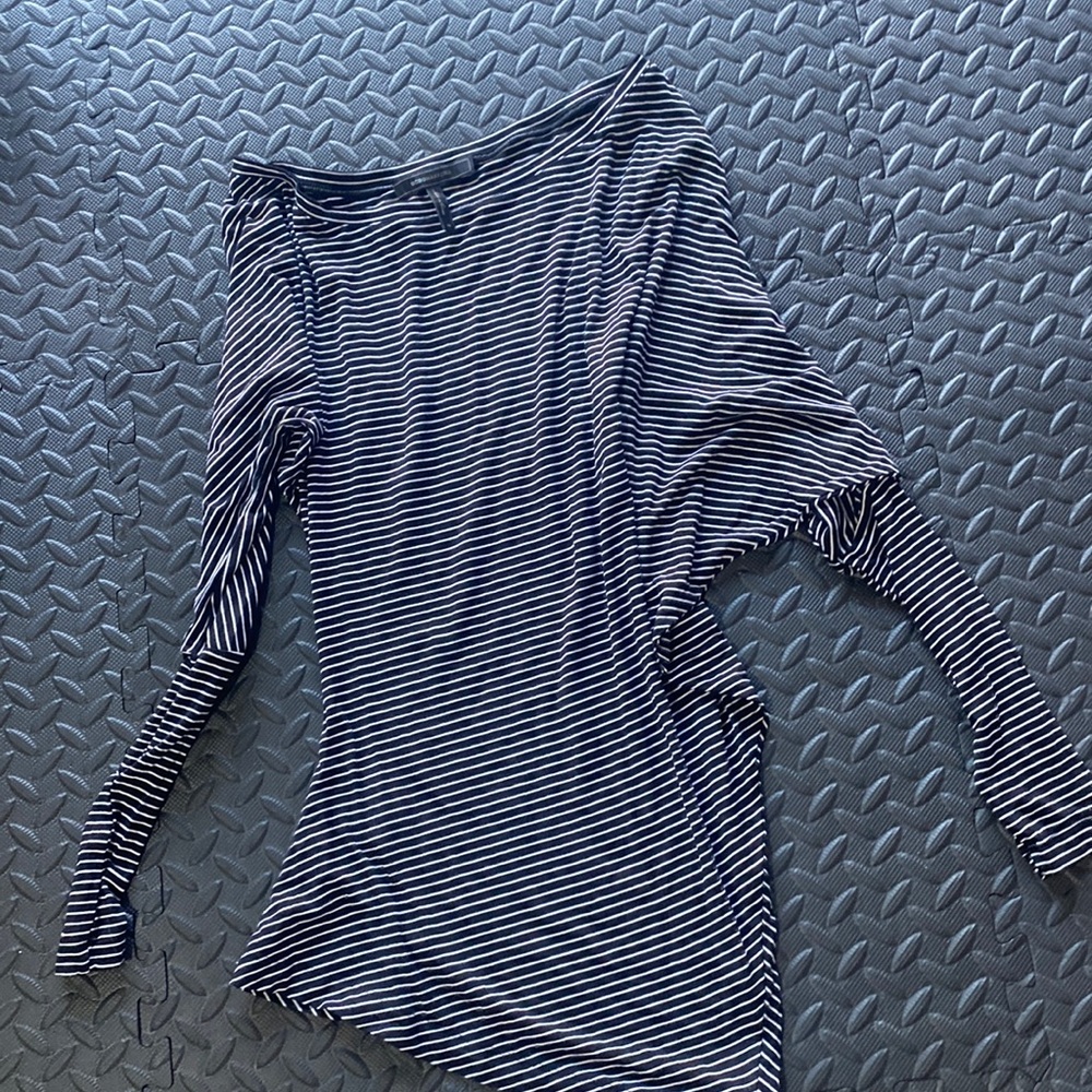 Bcbgmaxazria size XS asymmetrical top